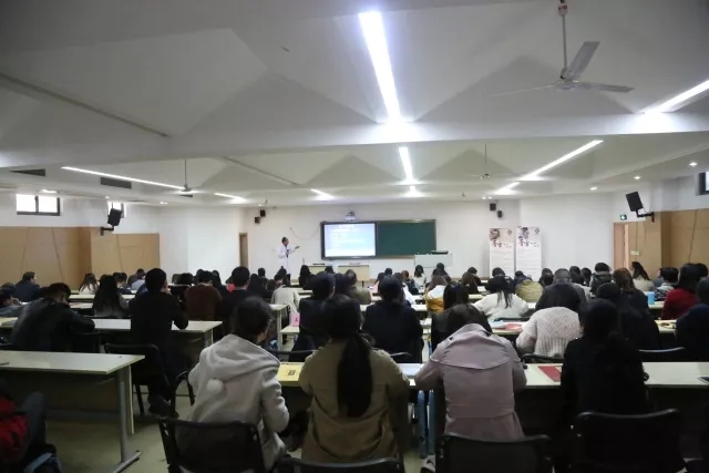 當李良濟走進校園—共同傳承中醫藥文化未來(圖5) 當李良濟走進校園—共同傳承中醫藥文化未來(圖5)